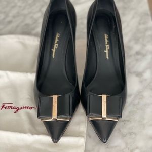 Salvatore Ferragamo Pumps - size 10